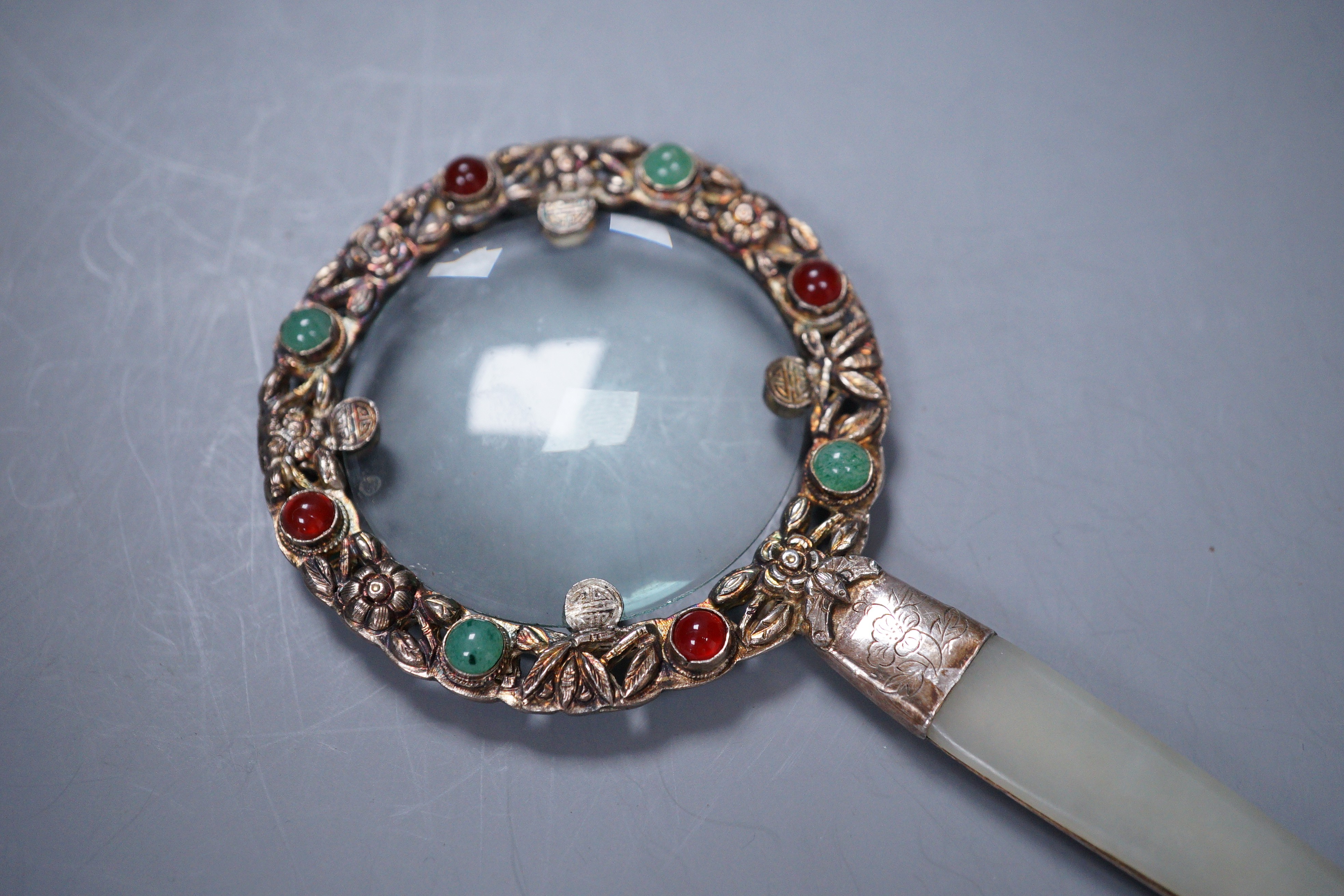 A Chinese jade mounted magnifying glass, 16.5cm